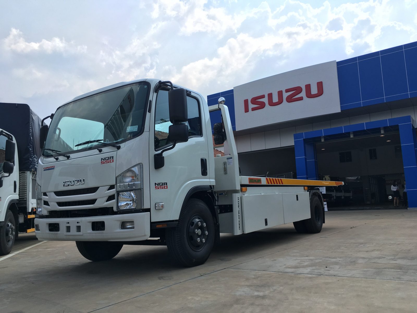Xe cứu hộ sàn trượt Isuzu