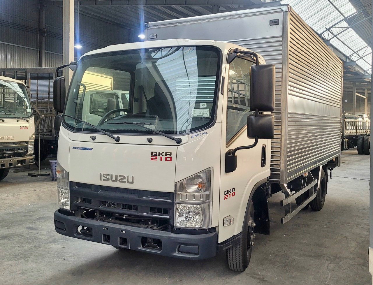 Xe tải Isuzu 1T9 thùng kín