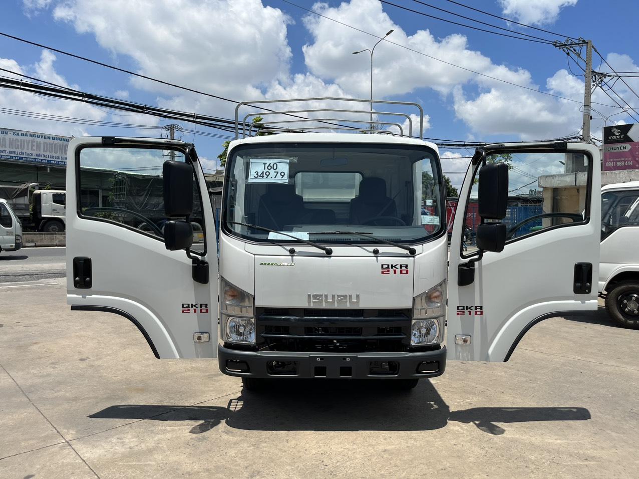 Xe tải isuzu 1t9 thùng 4m3 Euro5